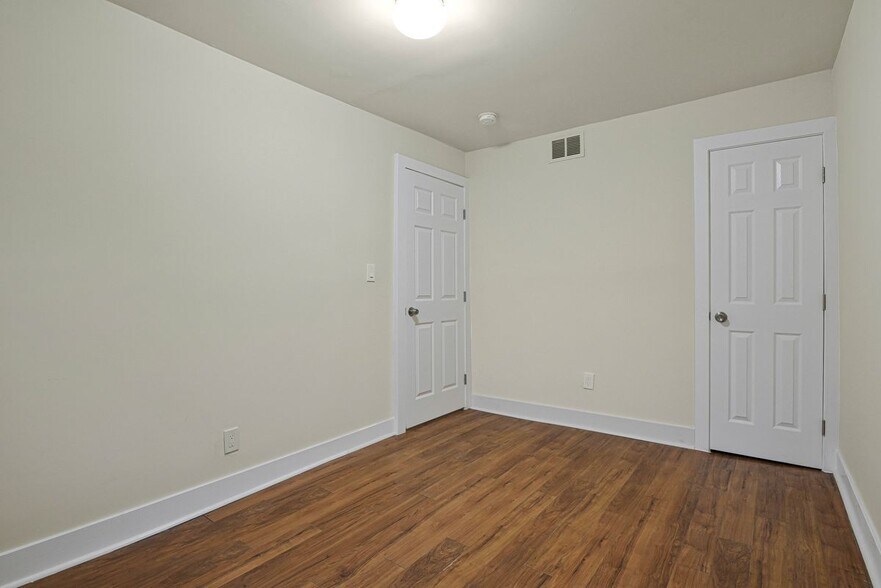 Building Photo - 3427 B St SE