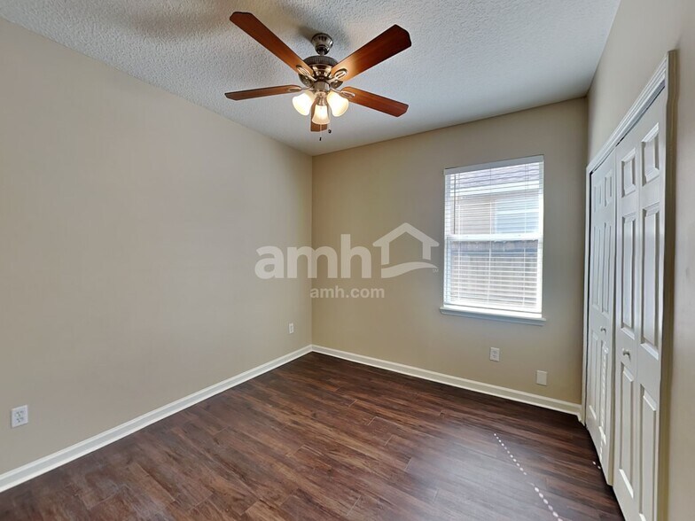 Building Photo - 658 Southland Ln