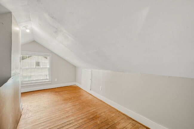 Building Photo - Charming 3-Bedroom, 1 Bath Home located in Sandston-$1750/Mo