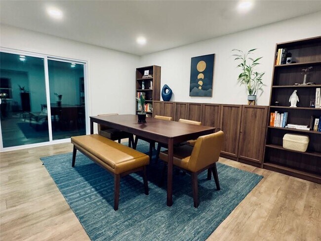 Building Photo - 275 Winding River Dr