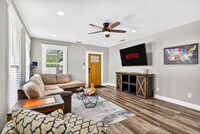 Building Photo - 2910 N Ola Ave