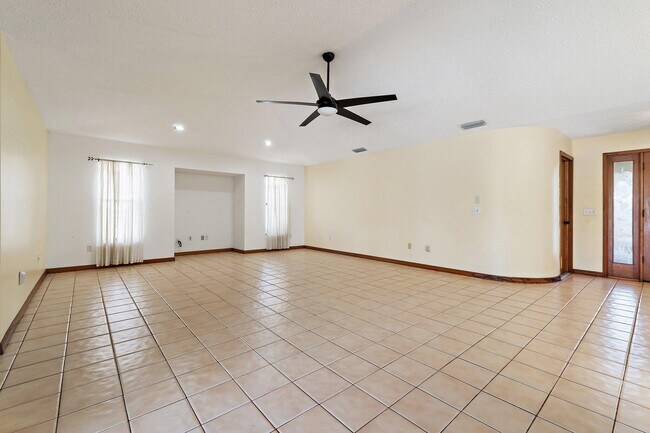 Building Photo - 149 NE Sagamore Terrace