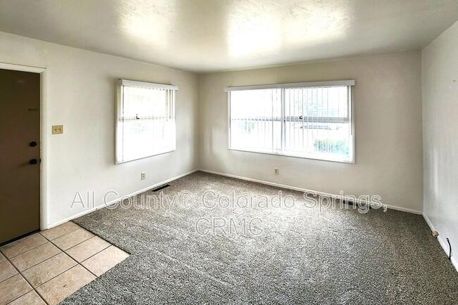 Building Photo - 212 N Logan Ave