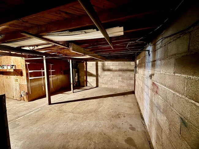 Building Photo - 249 Kibbe Ave