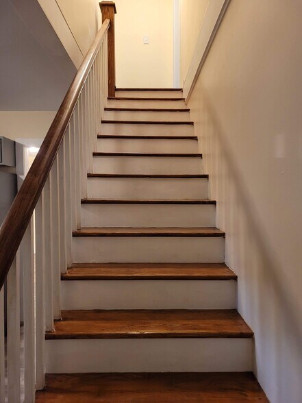 Building Photo - 153 E High St