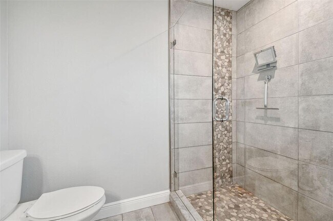 Building Photo - 1302 Brandonwood Dr