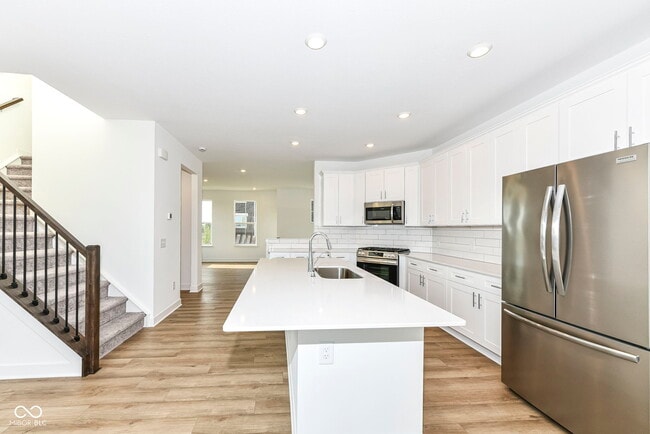 Building Photo - 9312 Clarendon Dr