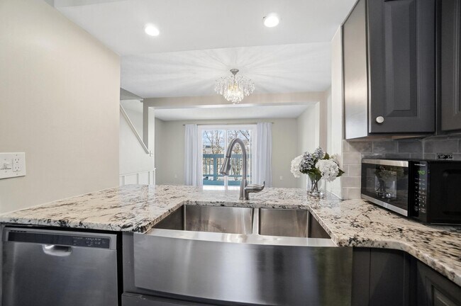 Building Photo - 315 Western Ave