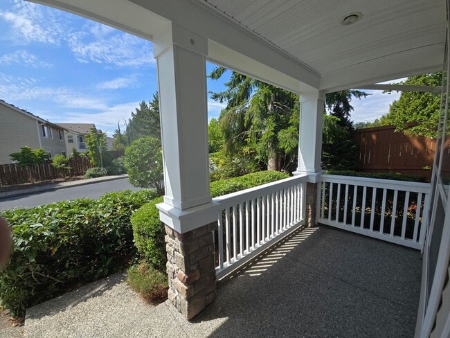 Building Photo - Gorgeous 4 Bedroom Lake Stevens Home in Cr...