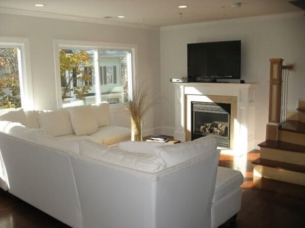 Building Photo - 532 E 8th St