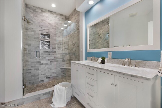 Building Photo - 8375 Excalibur Cir