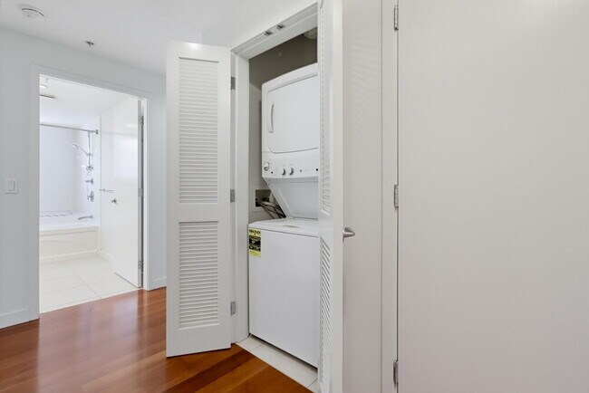 Building Photo - Skyline Views & Sophisticated Corner Living at Aria in Cortez Hill