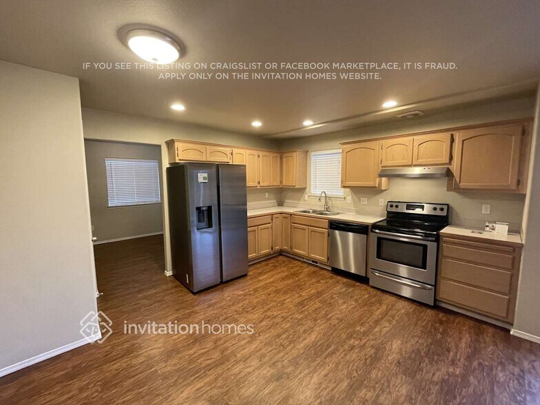 Building Photo - 7420 46th Pl NE