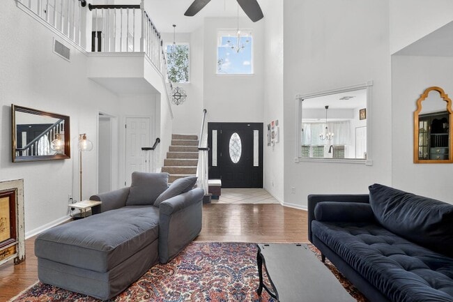 Building Photo - 1607 Gracy Farms Ln