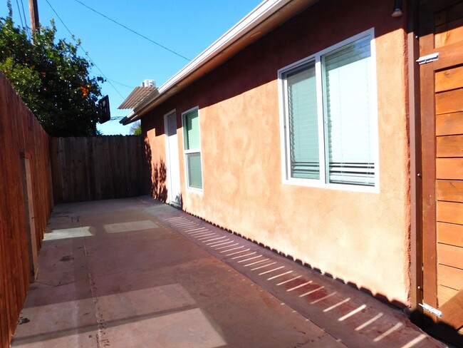 Building Photo - All Utilities Included! 1-Bedroom ADU with...