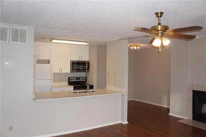 Building Photo - 3115 Helms St