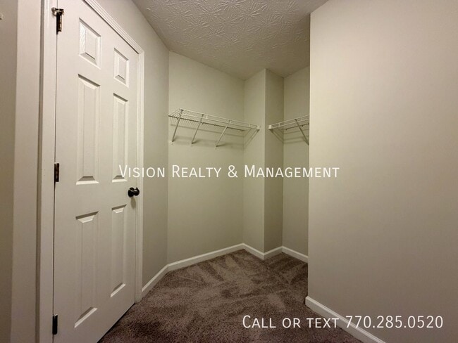 Building Photo - 2084 Manhattan Pkwy