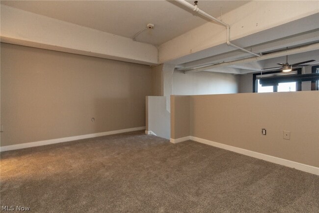 Building Photo - 1133 W 9th St