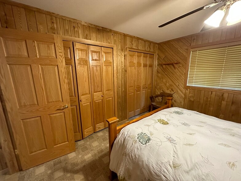 Building Photo - 8037 E Shore Dr