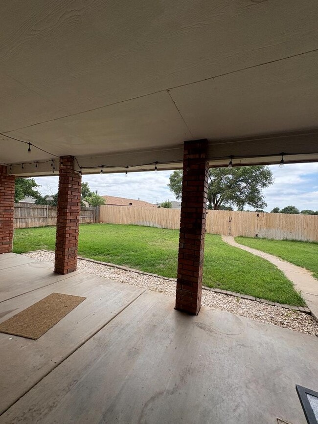 Building Photo - 2422 Howard Cowper Dr