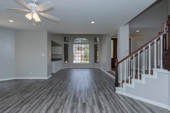 Building Photo - Huge breathtaking home!! Gated comunity with private lakes!