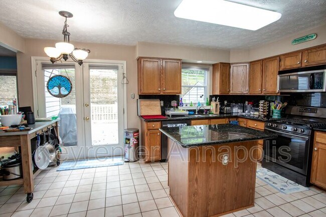 Building Photo - 2807 Chapman Ct