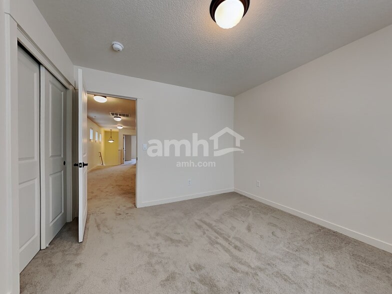 Building Photo - 7029 S 11th St