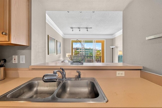 Building Photo - 345 Bayshore Blvd