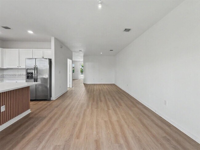 Building Photo - 11296 SW 254th Terrace