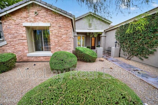 Building Photo - 527 E Tonto Dr