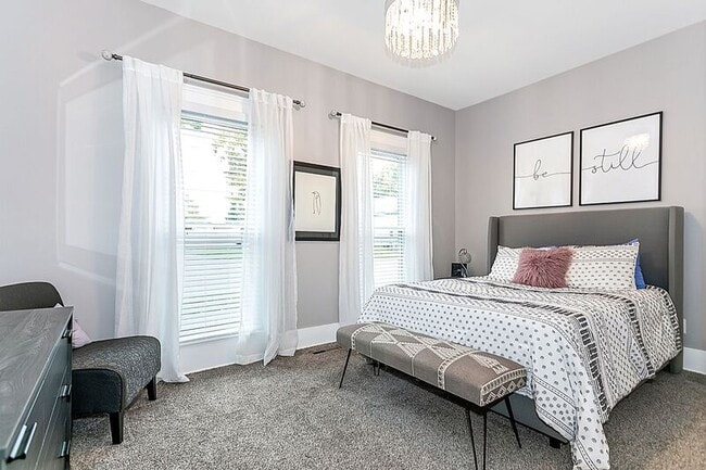 Building Photo - 349 S Chillicothe St