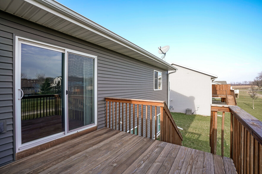 Back deck - 826 Thompson Dr