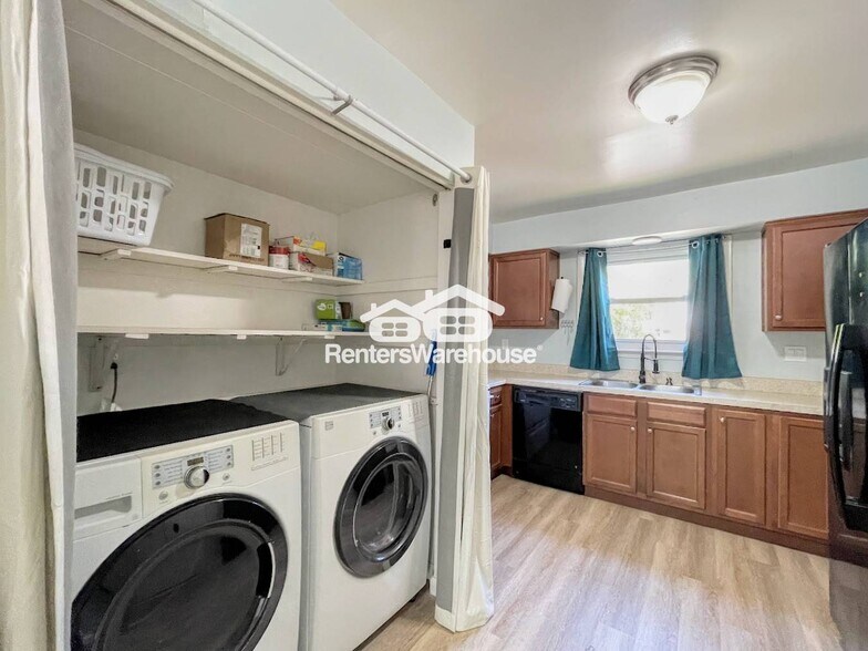 Building Photo - 5031 Clairmont Ct