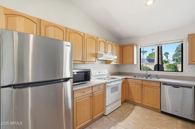 Building Photo - 16264 N 66th St