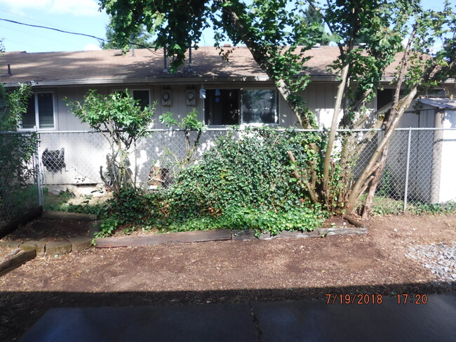 BACK YARD WITH PATIO - 3113 Watson Ave