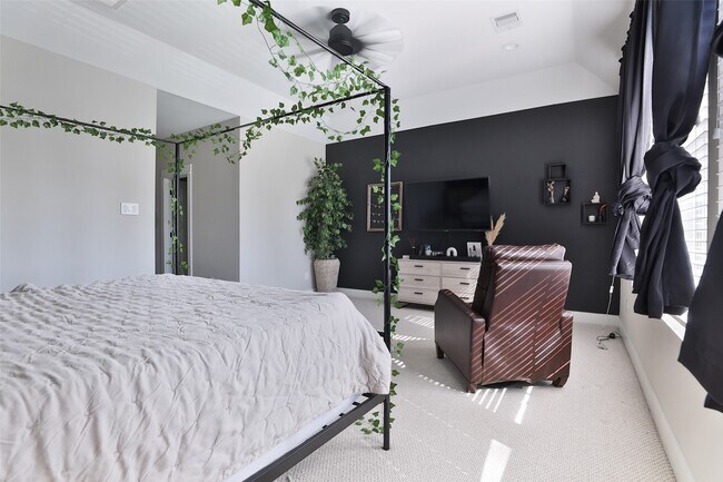 Building Photo - 712 Pinemont Cyn Ln