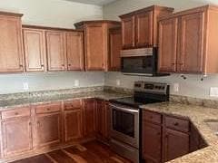 Building Photo - 809 Alpine Pine St