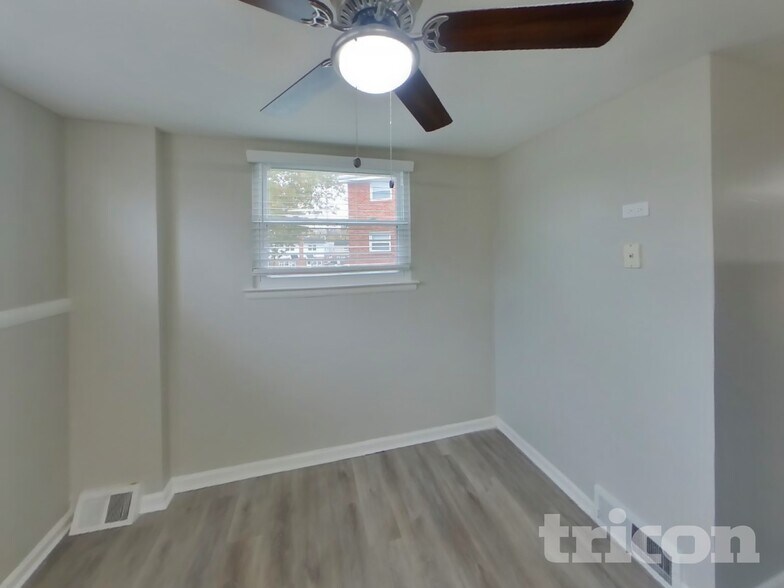 Building Photo - 137 Crum Creek Dr