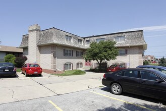 Building Photo - Kingswood Annex