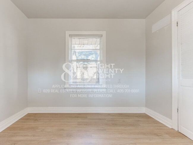 Building Photo - **COMING SOON FOR JUNE 2026 MOVE IN!** 3 BED/2 BATH DUPLEX - CLOSE TO CAMPUS!