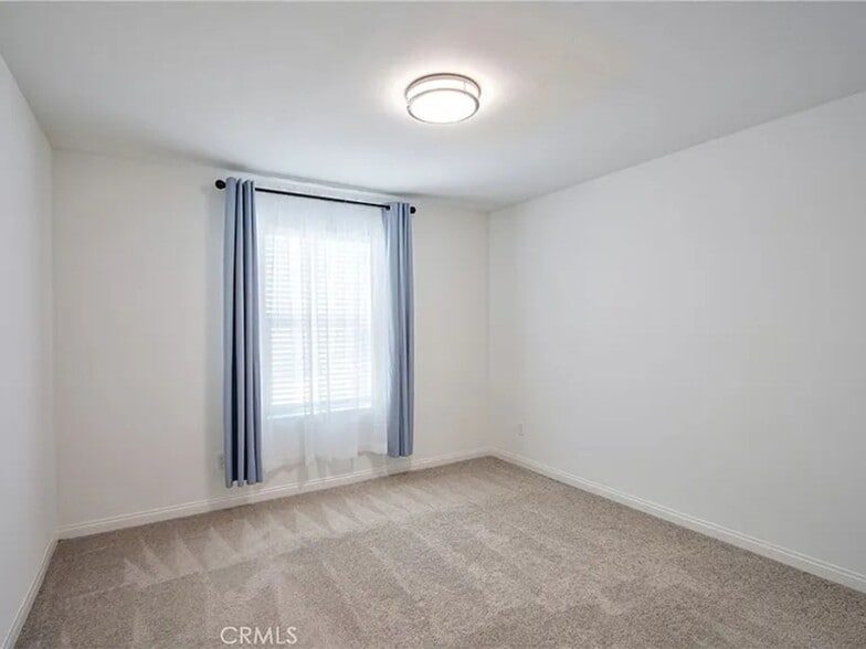 Building Photo - 33022 Clairette Ct