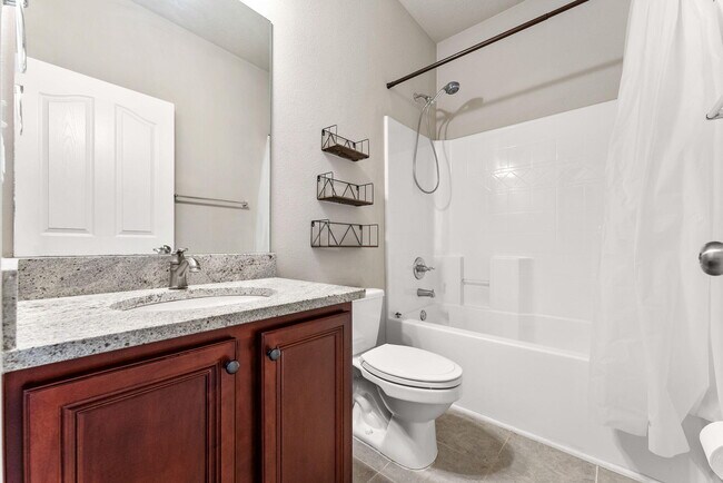 Building Photo - 554 Camellia Ct