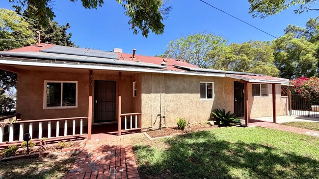 Building Photo - 370 Las Flores Dr