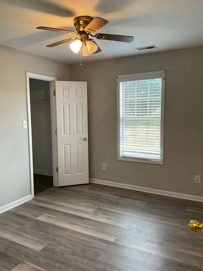 Building Photo - Available Now!! Charming and Updated Rental Home in Mt. Holly!