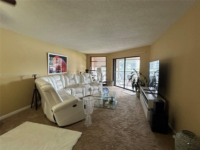 Building Photo - 7338 Fairfax Dr