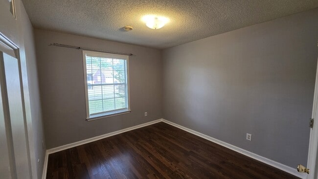 Building Photo - 1471 Wolf Ridge Dr