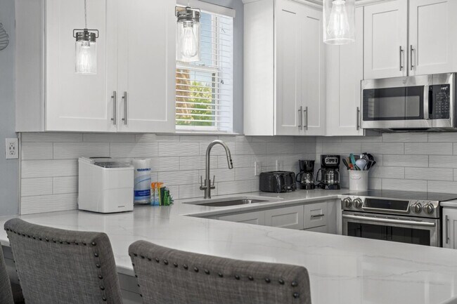 Building Photo - 2809 Scenic Hwy 98