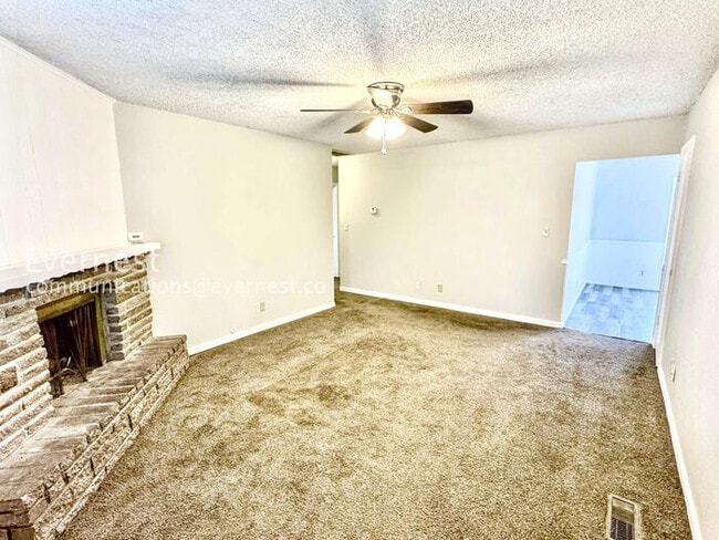 Building Photo - 1756 S Pine Ave