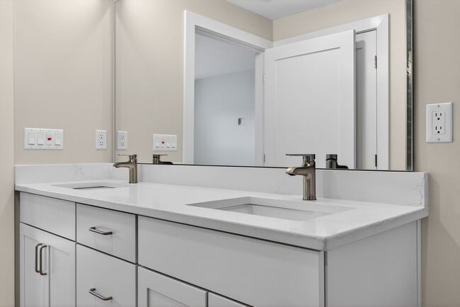 Building Photo - Gorgeous 2 Bed + Office | 2 Bath | 1,771 Sq Ft | Brand New Construction