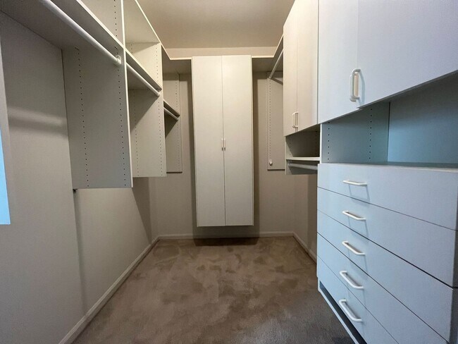 Building Photo - 4891 Turnberry Dr